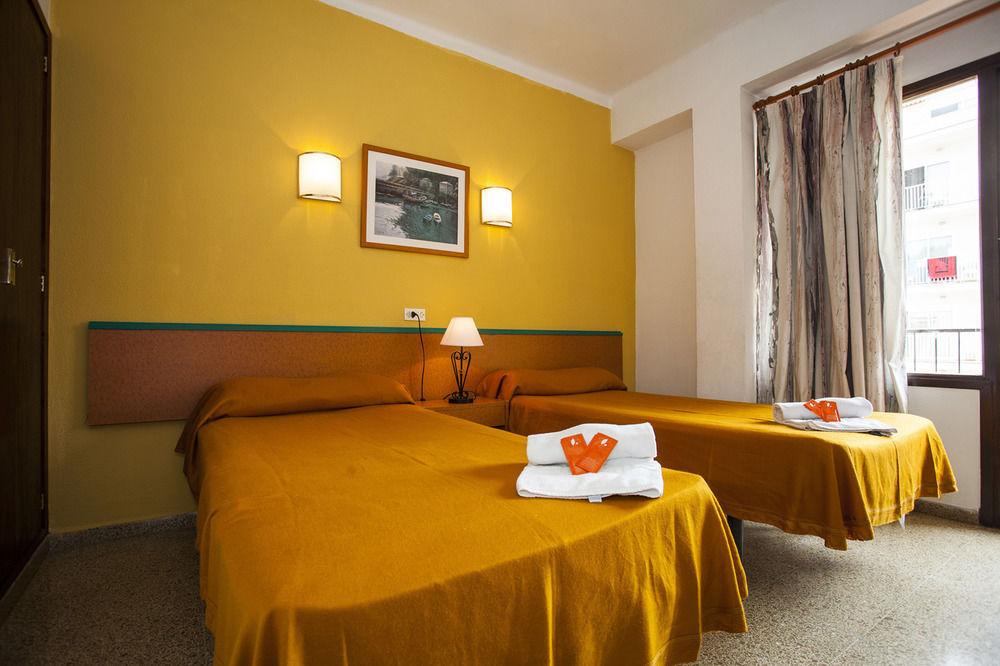 Elegance Playa Arenal III Hostel Ел Аренал Екстериор снимка