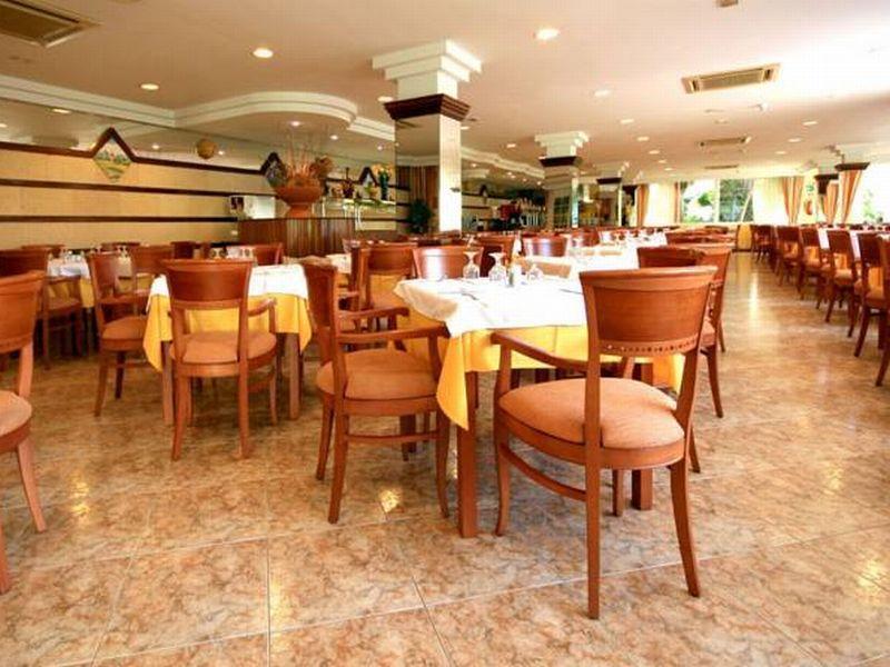 Elegance Playa Arenal III Hostel Ел Аренал Екстериор снимка