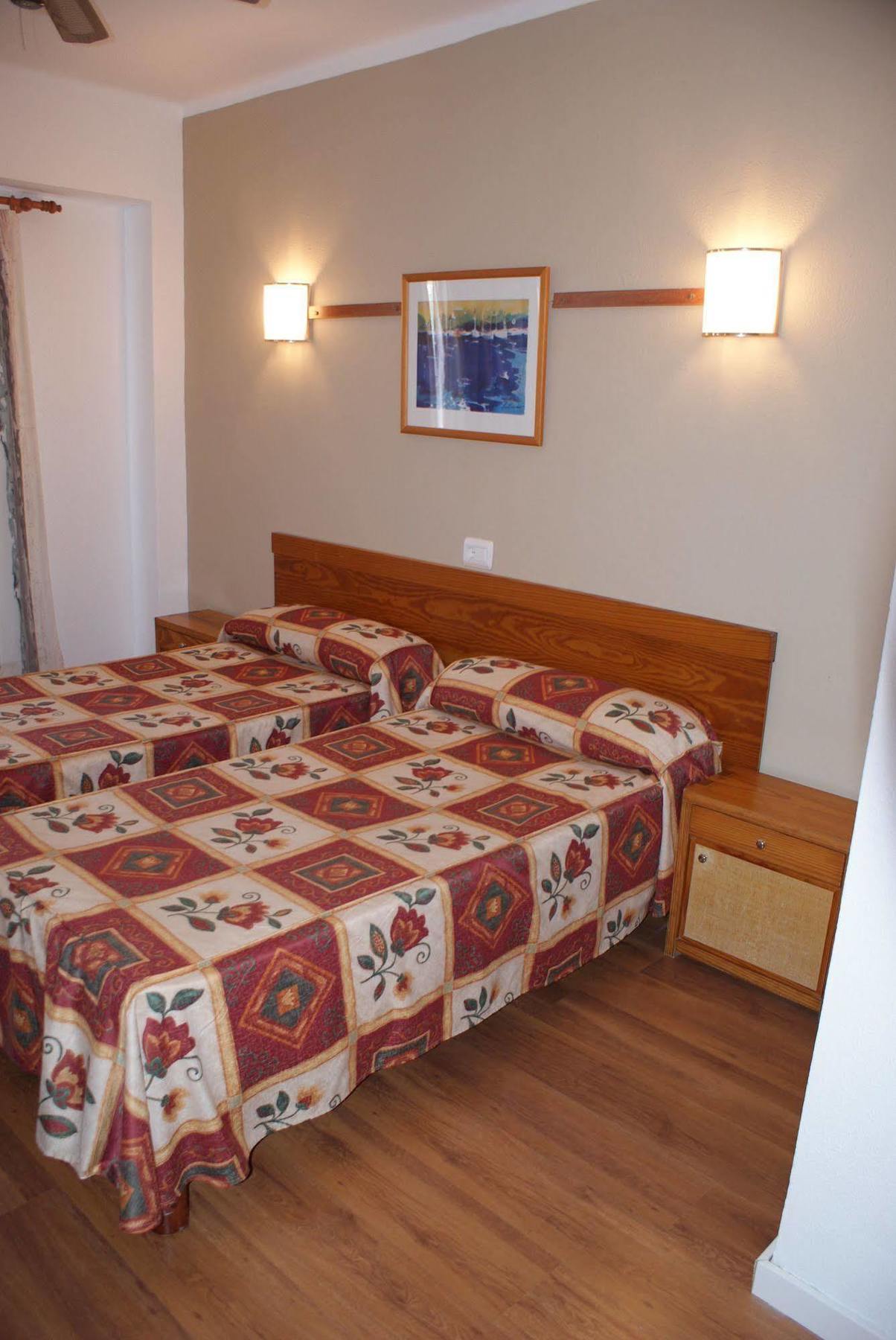 Elegance Playa Arenal III Hostel Ел Аренал Екстериор снимка
