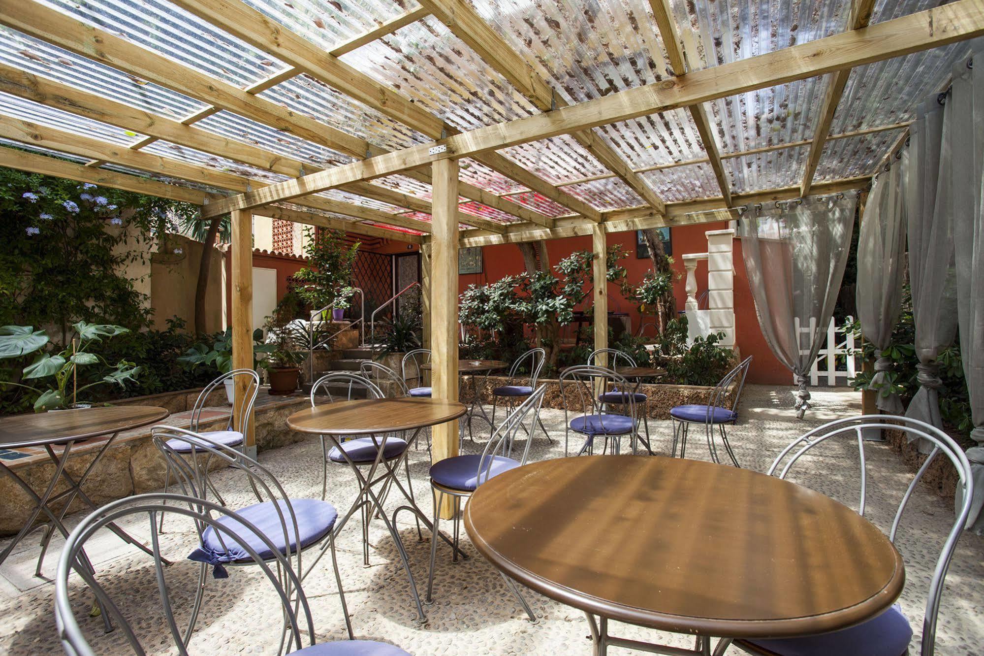 Elegance Playa Arenal III Hostel Ел Аренал Екстериор снимка