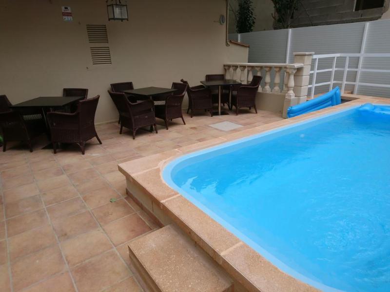 Elegance Playa Arenal III Hostel Ел Аренал Екстериор снимка