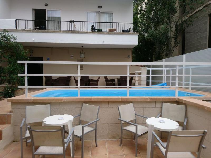 Elegance Playa Arenal III Hostel Ел Аренал Екстериор снимка