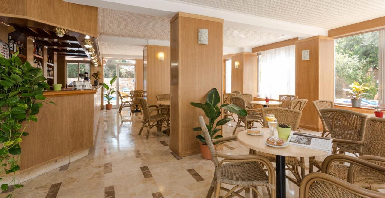 Elegance Playa Arenal III Hostel Ел Аренал Екстериор снимка